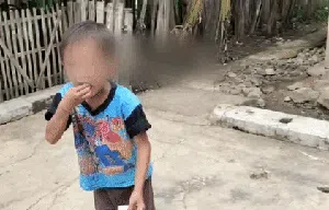 Tim Kesehatan-Psikolog Diterjunkan Obati Bocah Pemakan Kertas Rokok Tim Kesehatan-Psikolog Diterjunkan Obati Bocah Pemakan Kertas Rokok