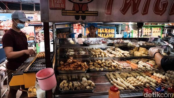 Entah Kenapa, Jajanan Enak Pada Ngumpul di Pasar Lama Tangerang