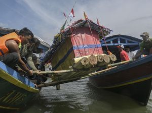 Melihat Prosesi Sedekah Laut di Tarumajaya Bekasi
