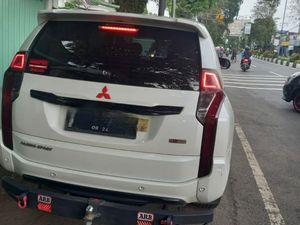 Warga Jombang Ini Ditilang Gegara Mobilnya Dipasang Strobo dan Rotator