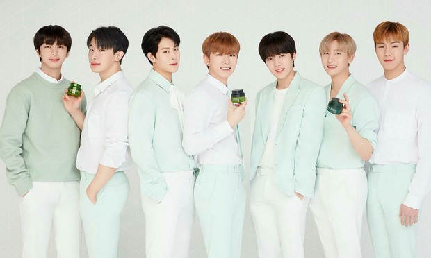 Model TONYMOLY MONSTA X/twitter.com/hellokpop Monsta X menjadi model produk lip tint pada tahun 2018 dan moisturizer cream pada tahun 2019