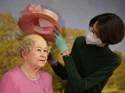 Museum Ini Jadi Kontroversi, Tampilkan Patung Ratu Elizabeth Botak