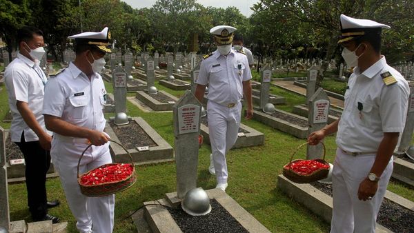 Potret Ziarah Nahkoda Tampomas di TMP Kalibata
