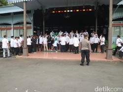 Anggaran Tak Cair jika Vaksin Tak Capai Target, Kades di Kudus Demo