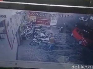 Lagi, Maling Motor di Minimarket Pasuruan Terekam CCTV