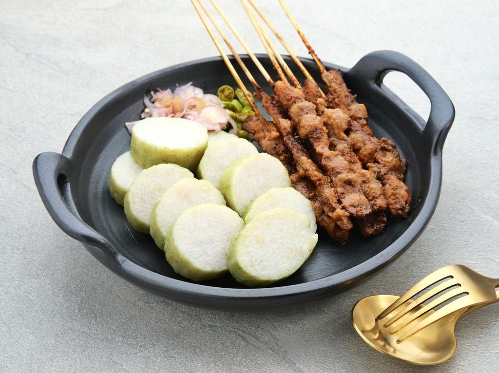 Muncul Etiket Makan Sate, Netizen Justru Takut Disangka Pakai Susuk Muncul Etiket Makan Sate, Netizen Justru Takut Disangka Pakai Susuk
