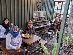 Rekomendasi 10 Kafe Kekinian di Surabaya Saat Weekend, Harga Ramah di Kantong Rekomendasi 10 Kafe Kekinian di Surabaya Saat Weekend, Harga Ramah di Kantong