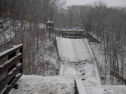 Jembatan di Pittsburgh AS Runtuh Tepat Jelang Kedatangan Biden