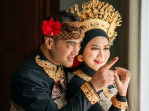 Foto Prewedding Venna Melinda dan Ferry Irawan dengan Adat Bali, Tuai Cibiran