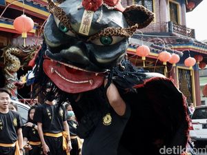 Barongsai-Angklung Ramaikan Peresmian Odeon Kampoeng Naga Barongsai-Angklung Ramaikan Peresmian Odeon Kampoeng Naga