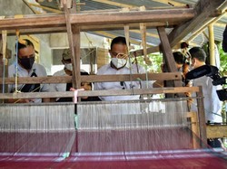 Keren! Kain Tenun dari Kebumen Ini Sudah Tembus Pasar Bahrain