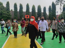 Khofifah Tinjau SMAN Pakusari Jember Diduga Ada Rasisme