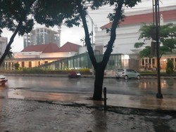 Hati-hati Lho Nawak, Malang Raya Masih Dibayangi Hujan di Siang Hari