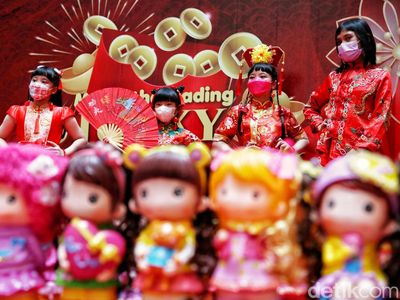 Lenggak-lenggok Fashion Show Anak Ramaikan Imlek di Mall