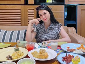 Loli Auristela Aspri Baru Hotman Paris yang Doyan Dim Sum Loli Auristela Aspri Baru Hotman Paris yang Doyan Dim Sum