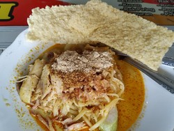 Lontong Cap Gomeh Warung Legend Sri Rejeki Blitar Mengenyangkan, Patut Dicoba