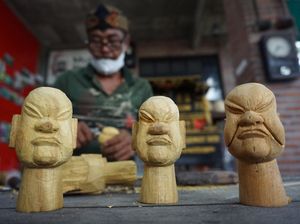 Melihat Lebih Dekat Pembuatan Wayang Potehi di Jombang