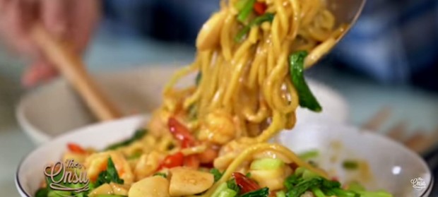 Mie Panjang Umur yang Siap Dihidangkan/Foto: YouTube.com/The Onsu Family Mie Panjang Umur yang Siap Dihidangkan