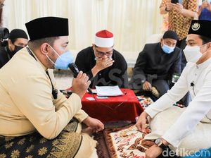 Ijab Kabul Viral Bikin Haru, Pengantin Pria Pandangi Foto Ayah yang Meninggal
