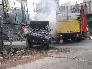 3 Kendaraan Tabrakan Karambol Gegara Berhenti Mendadak, 1 Luka