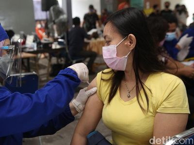 Vaksinasi Booster Ramai di Tengah Meningkatnya Kasus Omicron