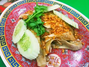 Lezatnya Ayam Rebus dan Babi Kuluyuk di Wong Fu Kie yang Legendaris Lezatnya Ayam Rebus dan Babi Kuluyuk di Wong Fu Kie yang Legendaris