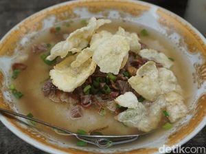 Memulai Pagi di Singkawang dengan Bubur Pekong yang Legendaris