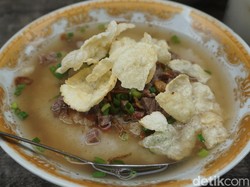 Memulai Pagi di Singkawang dengan Bubur Pekong yang Legendaris