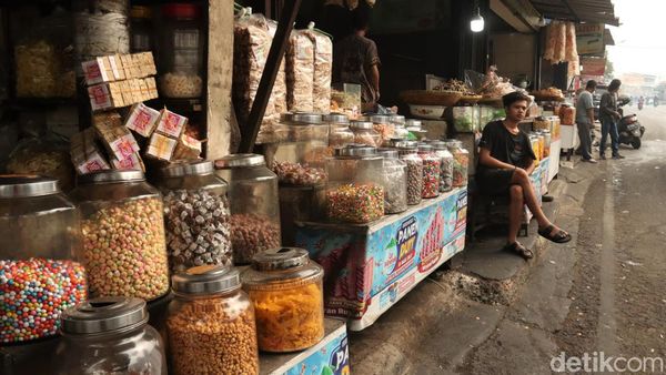 Tol Cisumdawu Beroperasi, Pedagang Oleh-oleh Curhat Sepi Pembeli