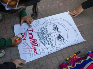 Adik 2 Wanita yang Diarak Bugil di India Dibunuh Saat Cegah Pemerkosaan