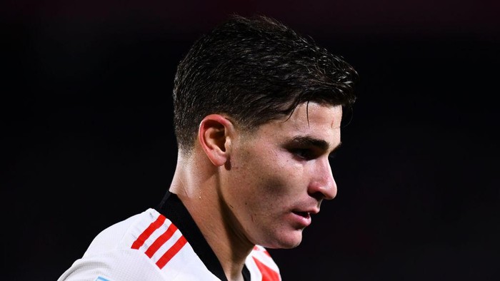BUENOS AIRES, ARGENTINA - NOVEMBER 25: Julian Alvarez of River Plate reacts during a match between River Plate and Racing Club as part of Torneo Liga Profesional 2021 at Estadio Monumental Antonio Vespucio Liberti on November 25, 2021 in Buenos Aires, Argentina. (Photo by Rodrigo Valle/Getty Images)