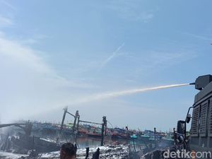 Kronologi 31 Jam Kebakaran Hebat di Pelabuhan Tegal