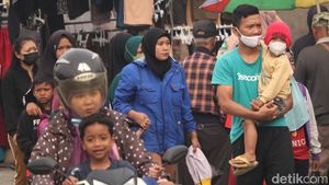 Omicron Ngegas di RI, Masih Ada Warga Tak Bermasker di Sumedang