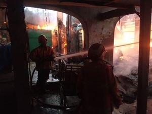Kerugian Terbakarnya Pasar Sedayu Gresik Capai Rp 2 Miliar