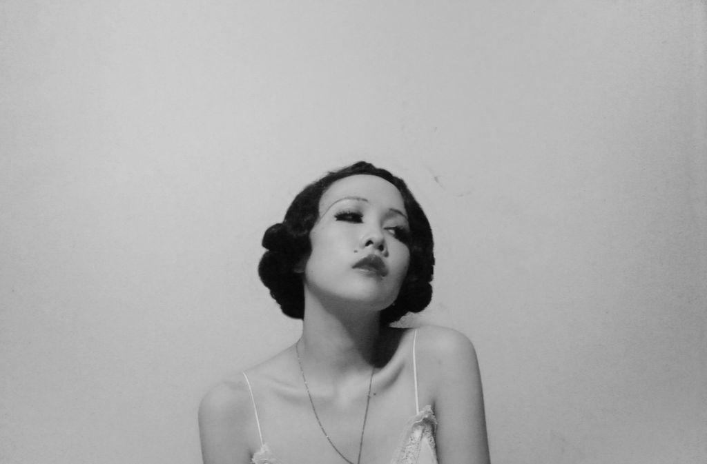 Sekar Widiasih, TikTokers Indonesia Bergaya Vintage