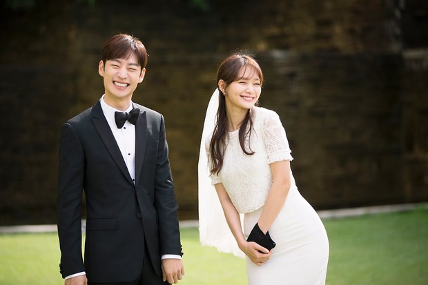 Diperankan oleh Lee Je Hoon dan Shin Min Ah, drama ini bercerita tentang seorang time travel yang melihat kematiannya di masa depan