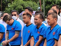 Tampang Ketum GMBI-Anak Buah Berbaju Tahanan