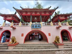 Besok Imlek, Kampung China Cibubur Sepi Besok Imlek, Kampung China Cibubur Sepi