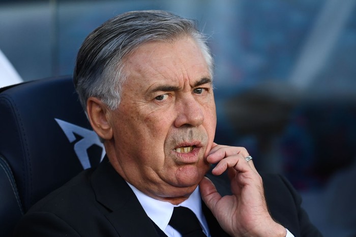 BARCELONA, SPAIN - OCTOBER 24: Head coach Carlo Ancelotti of Real Madrid CF looks on during the La Liga Santander match between FC Barcelona and Real Madrid CF at Camp Nou on October 24, 2021 in Barcelona, Spain. (Photo by David Ramos/Getty Images)