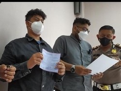 Polisi Amankan Dua Pemuda yang Viral Berboncengan Motor Masuk Tol Surabaya