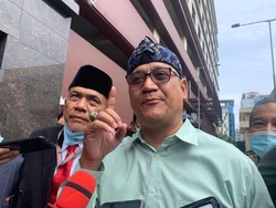 Edy Mulyadi Pakai Iket Sunda ke Bareskrim, Majelis Adat Meradang