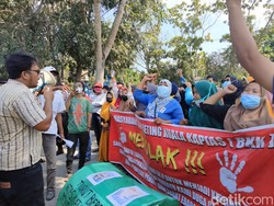 Protes Pemilihan Kepling, Emak-emak Geruduk Kantor Walkot Tanjungbalai