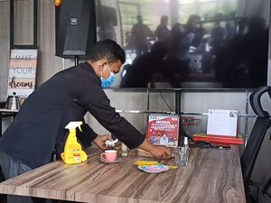 Viral Hafiz Al-Quran Lamar Cleaning Service Malah Ditawari Jadi Polisi Viral Hafiz Al-Quran Lamar Cleaning Service Malah Ditawari Jadi Polisi