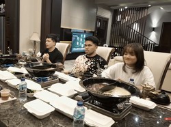 Fuji dan Thariq Pacaran, Ini Momennya Makan Hot Pot Bareng Atta-Aurel