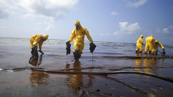 Gawat! Pantai di Thailand Tercemar Tumpahan Minyak