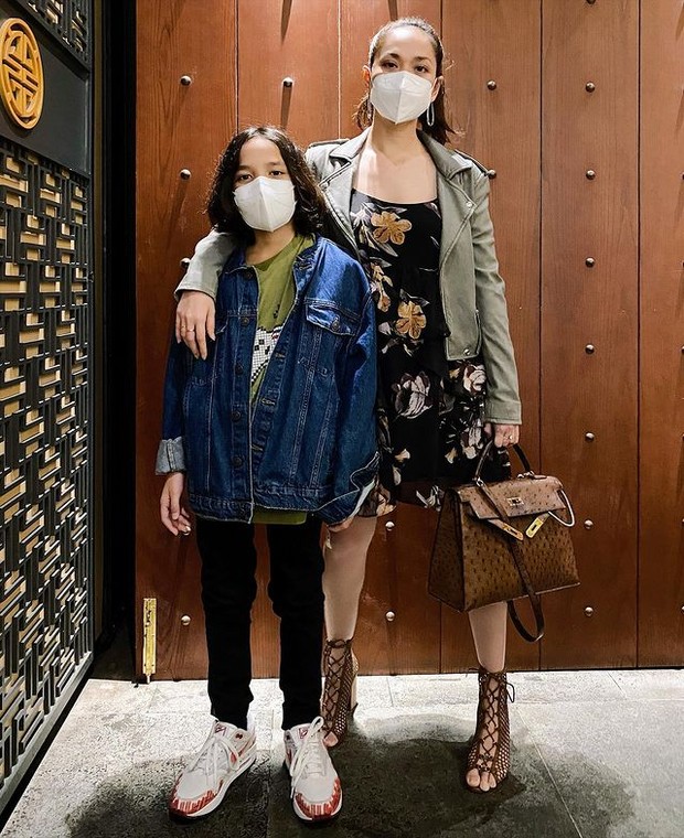 Gaya stylish BCL dan Noah/@bclsinclair Gaya stylish BCL dan Noah/@bclsinclair