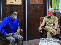 Ingin Belajar Jadi Politisi, Pemuda NTT Nekat Temui Ganjar di Jateng