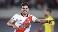 10. Julián Álvarez. 17 juta euro (Rp 276 miliar) dari River Plate ke Manchester City. Foto: Getty Images/Marcelo Endelli