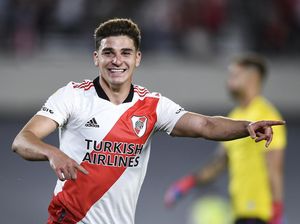 Bikin 6 Gol, Alvarez Opsi Ujung Tombak Man CIty Selain Haaland