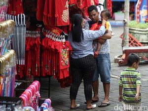 Kampung China Cibubur Sepi, namun Wisatawan Masih Menikmati Kampung China Cibubur Sepi, namun Wisatawan Masih Menikmati